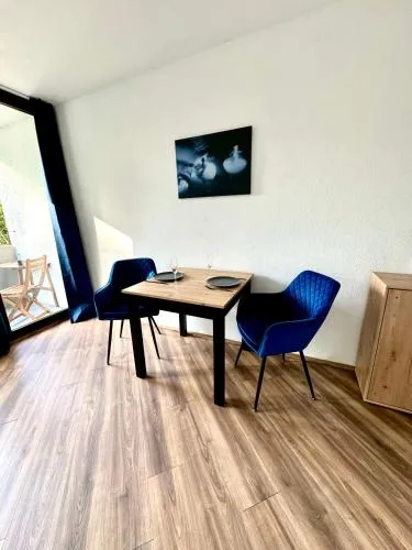 Chices Service Apartment nahe Homburger Uni Klinik und Technologiepark mit Loggia und kostenlosem Parkplatz in Homburg, Deutschland