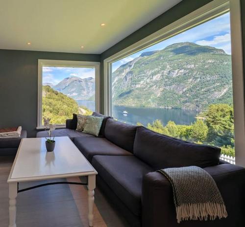 Fjellhagen - Geirangerfjord view in Hellesylt