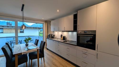 Kitchen, Penzhaus - Premium Private Suites in Zell am Ziller
