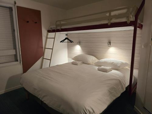 Fasthotel Poitiers Futuroscope - image 2