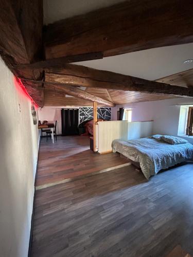 Le loft Mansardé - Location saisonnière - Ambert