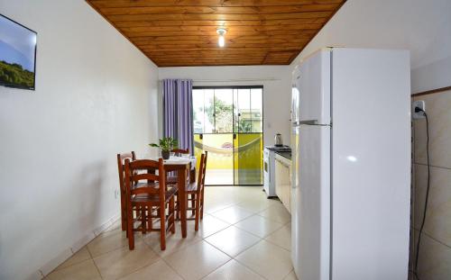 ห้องครัว, Residencial Maricota - NDI004 in เซาชูเอา โดริโอเวร์เมลโย