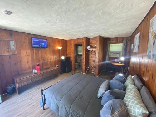 Heart of the Berkshires Motel – Pittsfield, MA