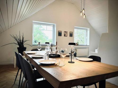 Seadmed, Ruhiges Lay-Haus in der Vulkaneifel, bis zu 7 Personen mit Terrasse, Garten und Kamin in Strohn