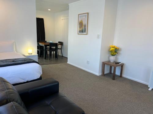 Magnolia Court Motel