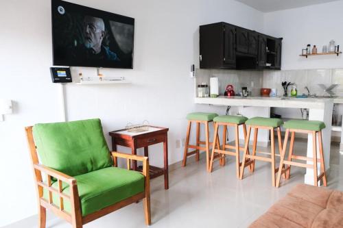Remodeled Cozy Central 3 blocks from the Malecon - image 3