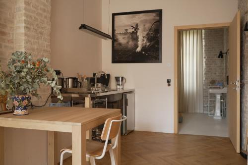Loft Studio in historic factory building, Берлин (фото 5)