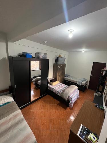3 twin beds