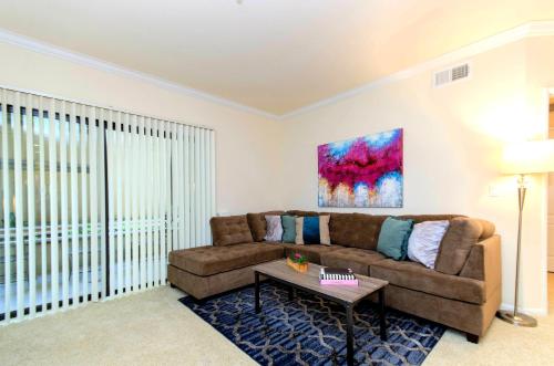 Stylish and Spacious 2 BR Central Location in Los Angeles, USA