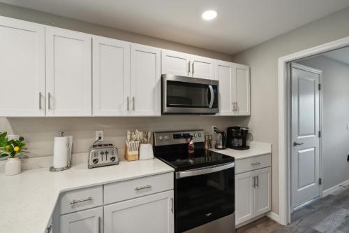 The Balboa - Modern Luxury Getaway in North Port (FL)