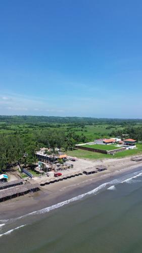 Hotel - Club de Playa Bambu Beach in El Zapote, Mexico