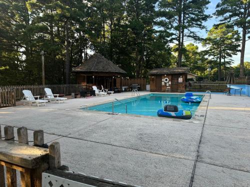 Econo Lodge Eureka Springs - image 10