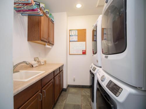 Apartment with Sea View image 7