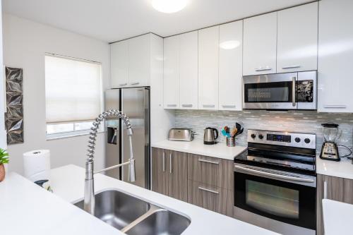 Luxury 3 Bds in Aventura Yacht club in Aventura, USA