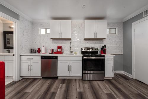 Urban Retreat 1BR with Free Park in Houston, USA