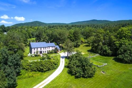 Fireplace, Ski-Okemo, Apple Trees, Piano, Amazing Views, Firepit, Priory, Pool, Fields, Theatre!, Weston (zdjęcie 4)