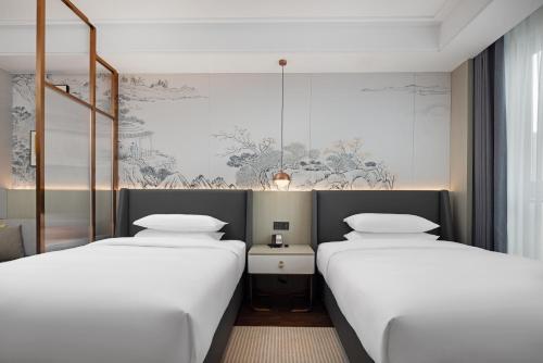 2 double beds