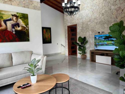 Palos altos house Poblado 6 min to Provenza