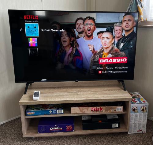 Chic, spacious & fun coastal retreat - family friendly - 3 min walk to beach Chic, spacious & fun coastal retreat - family friendly - 3 min walk to beach