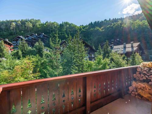 Appartement spacieux proche pistes avec piscine et parking - FR-1-566-71 in Meribel