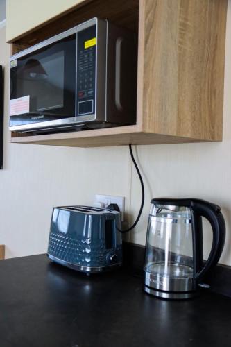 Chic, spacious & fun coastal retreat - family friendly - 3 min walk to beach Chic, spacious & fun coastal retreat - family friendly - 3 min walk to beach