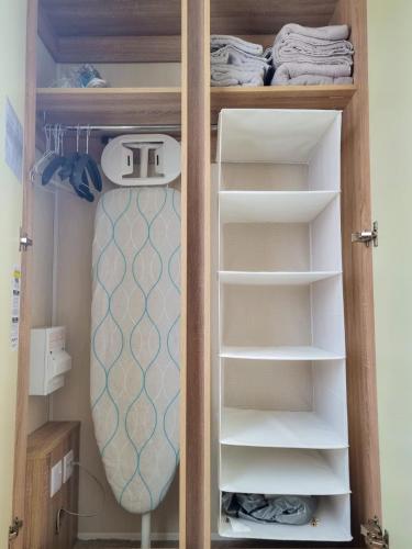 Chic, spacious & fun coastal retreat - family friendly - 3 min walk to beach Chic, spacious & fun coastal retreat - family friendly - 3 min walk to beach