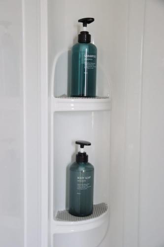 Chic, spacious & fun coastal retreat - family friendly - 3 min walk to beach Chic, spacious & fun coastal retreat - family friendly - 3 min walk to beach