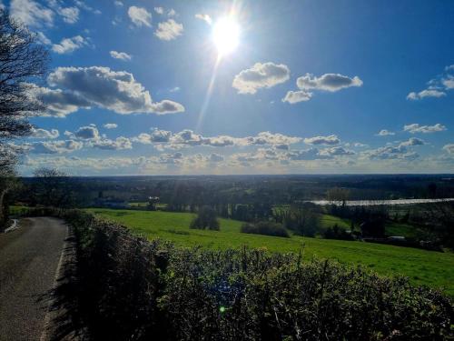 Chic, spacious & fun coastal retreat - family friendly - 3 min walk to beach Chic, spacious & fun coastal retreat - family friendly - 3 min walk to beach