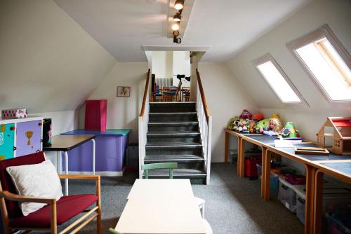 Zona de TV/saló-bar comuns, Danhostel Helsingør in Helsingor