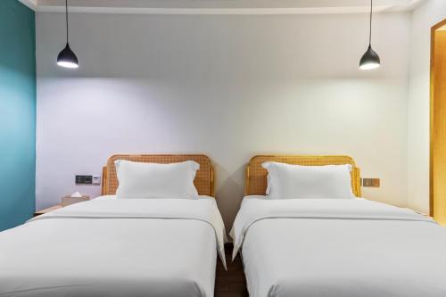 European Style Twin Room with Projection Room image 4