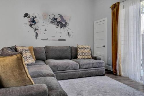 Charming 3-Bedroom Home l 5 mins to AA Arena in Dallas, USA