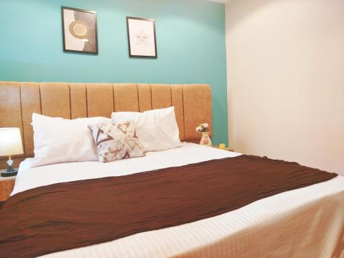 Garden City Apartment in Downtown Cairo - image 4