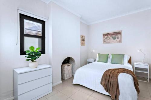 GLE18 Glebe Gem Chic Studio Apartment in Prime Location in Glebe