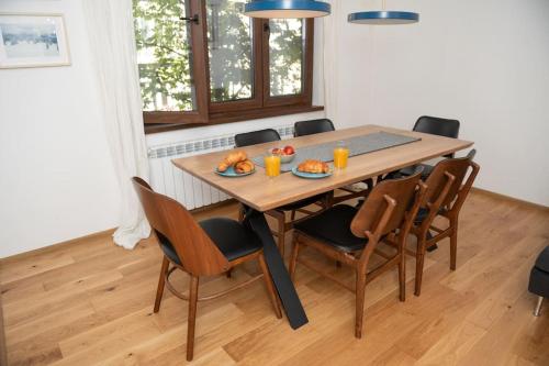 Top Center Stylish Quiet Street Hosts 5 People, Sofia (Foto 7)