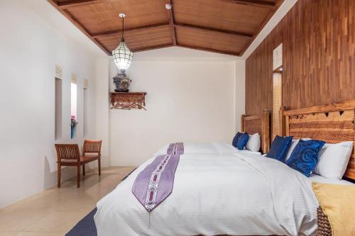 Quadruple Room with Bath image 2