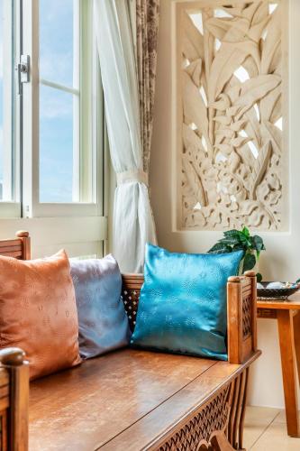 Deluxe Double Room with Balcony and Sea View image 4
