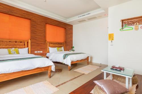 Standard Quadruple Room image 7