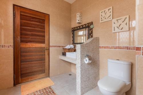 Standard Quadruple Room image 2