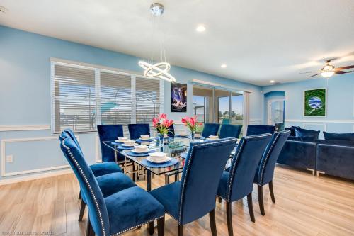 Last Minute Disney Getaway! Private Pool, Hot Tub & Games Room. Book Now! #80585 in Davenport, USA