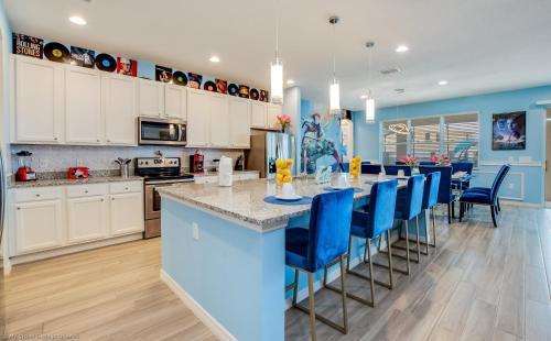 Last Minute Disney Getaway! Private Pool, Hot Tub & Games Room. Book Now! #80585 in Davenport, USA