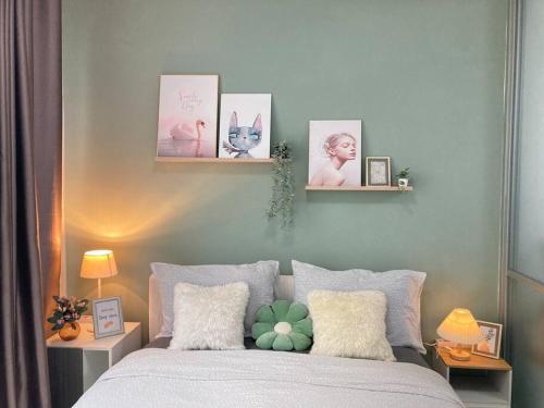 Bright & Modern Condo