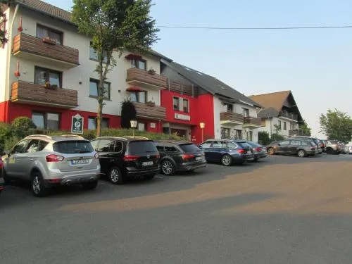 Hotel zur Burg Nürburg Large car park in Nürburg, Deutschland