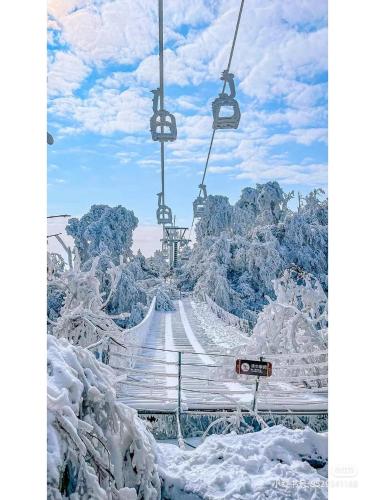 Only waiting for you-Tianmen mountαin-English reception-Scenic guide Only waiting for you-Tianmen mountαin-English reception-Scenic guide