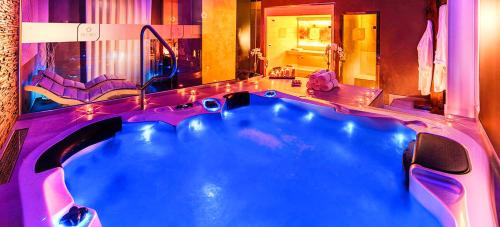 熱水浴缸, Relax Destinazione Abruzzo-Molise in 福爾利德爾桑尼奧