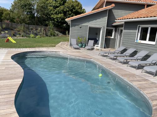 Maison avec piscine pour 8 adultes - 2 enfants - Location saisonnière - Pornic