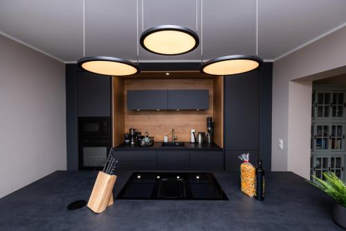 virtuve, Wohnung mit Panoramablick Nähe Nürburgring (Wohnung mit Panoramablick Nahe Nurburgring) in Virneburg