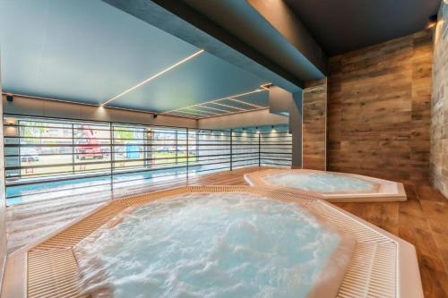 Apartamenty Akces KASPROWICZA 20C- BASEN, SAUNY, JACUZZI W CENIE – khách sạn tại Kolobrzeg