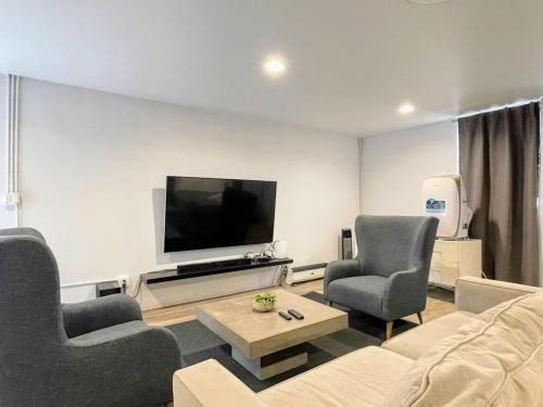 Cozy Studio in Downtown LA Close to Sofi - SHMDR3 in Los Angeles, USA