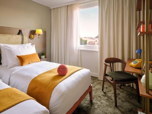 room detail thumbnail 0