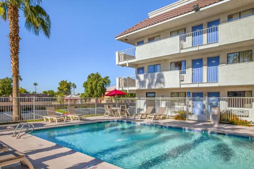 Létesítmények, Motel 6 10461, AZ - West in West Phoenix